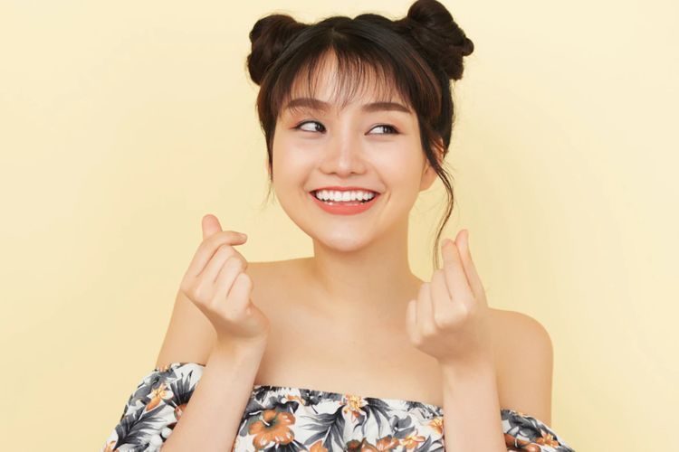 Tips Makeup Glass Skin ala Idol Korea yang Perlu Kamu Coba!