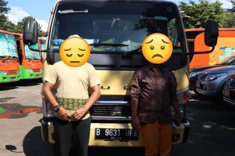 Sopir dan Kernet Truk Tinja yang Buang Limbah Sembarangan di Jaktim Diamankan