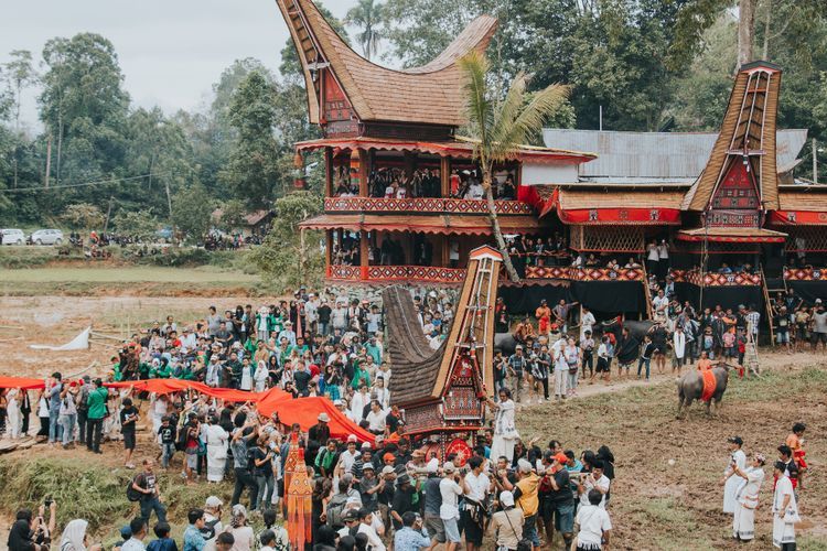Mengenal Rambu' Solo, Tradisi Menghormati Orang Meninggal di Toraja, Makan Biaya dan Waktu