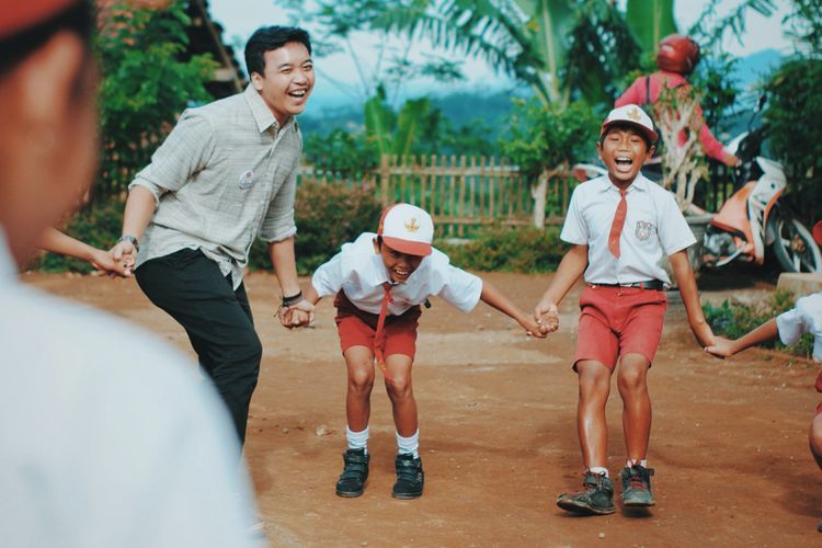 50 Ucapan Terima Kasih untuk Guru dari Murid, Menyentuh Hati!