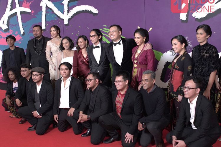 Komplotan Bangga! 'Mencuri Raden Saleh' Raih Penghargaan Film Pilihan Penonton di FFI 2022