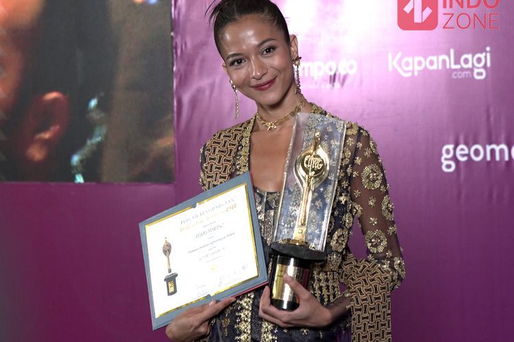 Putri Marino Kembali Meraih Piala Citra di FFI 2022 Lewat Film 'Losmen Bu Broto'
