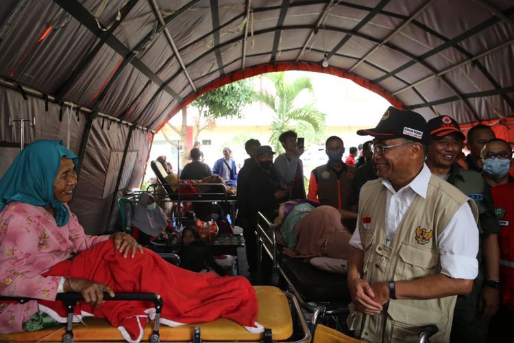 Banyak Korban Gempa Cianjur Patah Tulang, Menko PMK Telepon Menkes Minta Dokter Ortopedi 