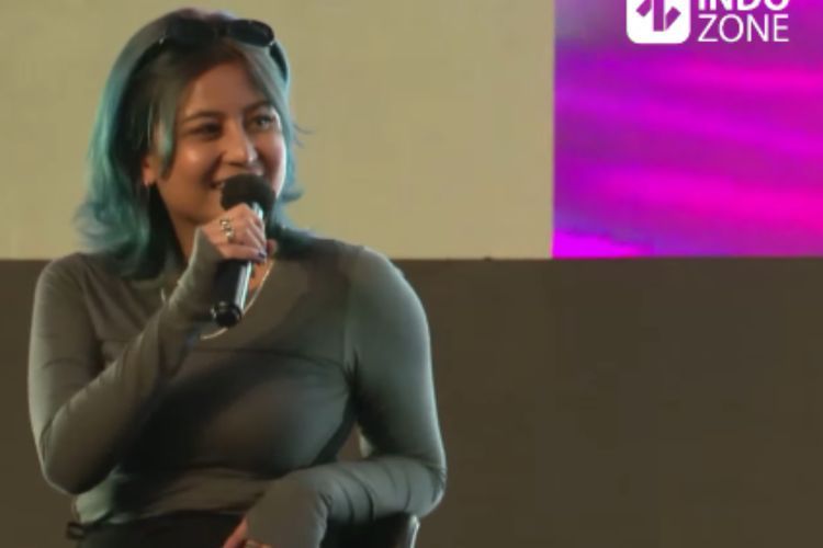 Lebih Pilih Cashless, Awkarin Bongkar Kisah Lucu saat Jumpa Pengemis