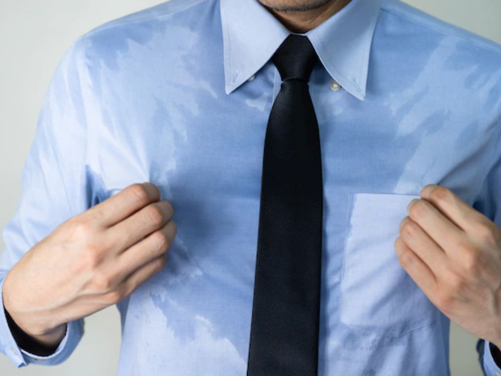 Ketiak Terus Berkeringat Meski Pakai Deodoran? Ternyata Ini Penyebabnya
