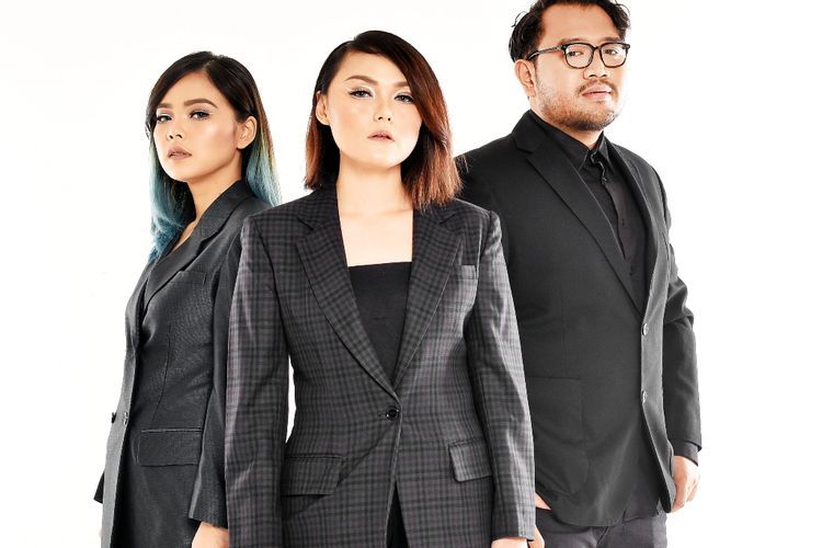 Rayakan HUT Ke-20, Grup HMGNC Rilis Lagu 'Stay' dalam Format Piringan Hitam 