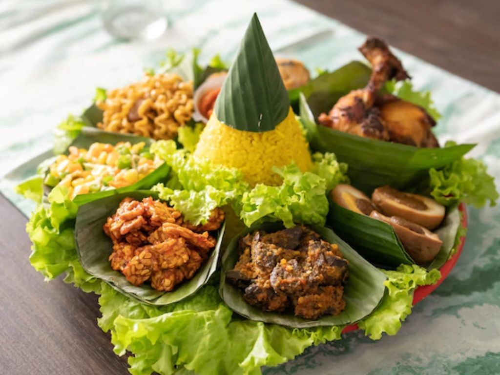 Rahasia di Balik Kelezatan Nasi Tumpeng, antara Tradisi dan Filosofi
