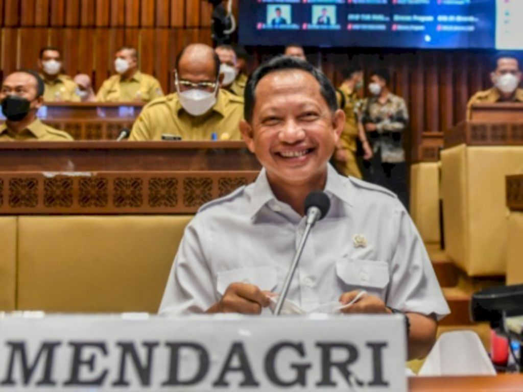 Presiden Tunjuk Mendagri Tito Karnavian Jadi Menlu Ad Interim