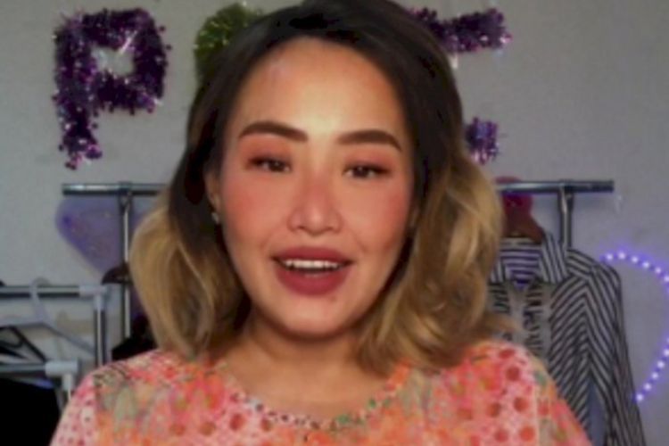 Pinkan Mambo Kena Mental Dihujat usai Senggol Artis: Tadinya Gak Gila, Jadi Gila Beneran