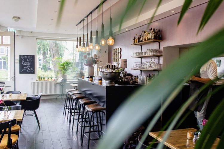 Deretan Cafe dengan Barista Disabilitas di Indonesia, Keren!