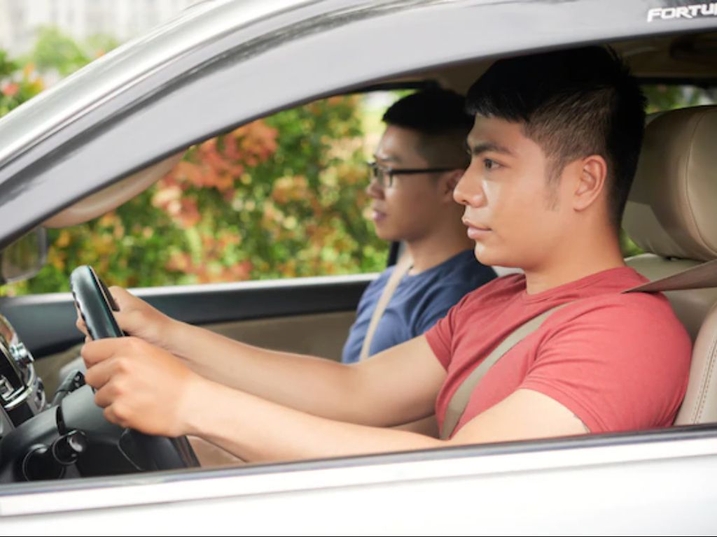 5 Panduan Memberantas Rasa Ngantuk Saat Sedang Mengendarai Mobil