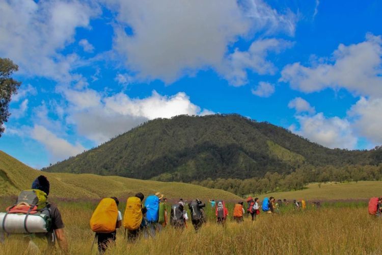 4 Fakta Menarik Gunung Semeru: Dianggap Keramat hingga Punya 3 Danau