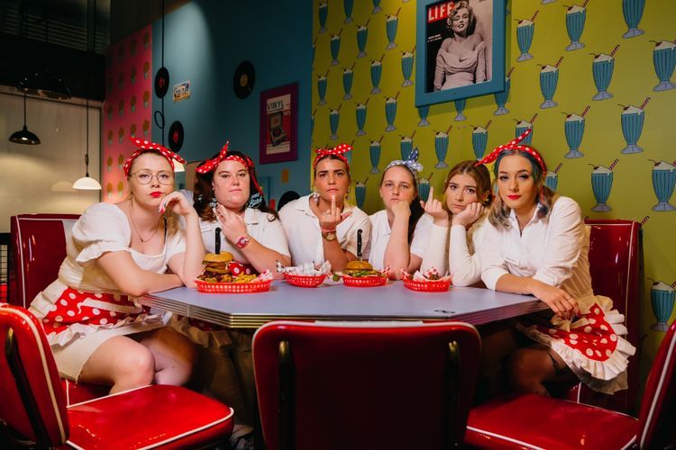 Sejarah Karen's Diner dan 3 Fakta Unik soal Restoran Pelayan Judes, Bakal Segera Buka!