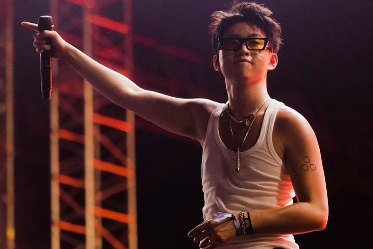 Rich Brian Unggah Foto Perform di HITC: Jakarta, Makasi Ya!