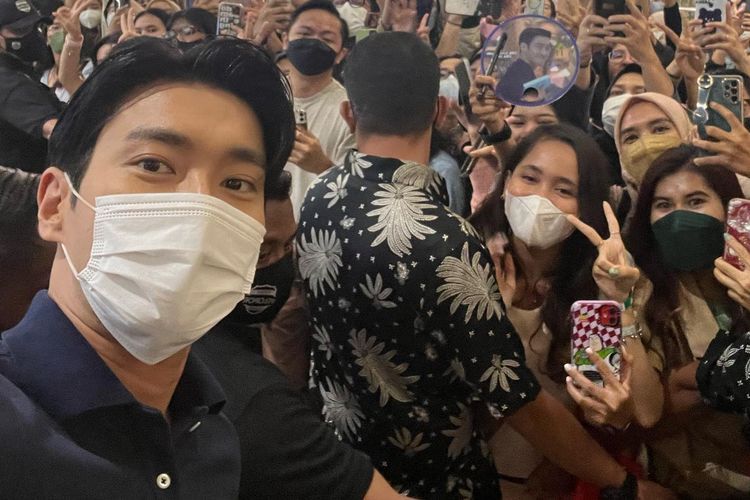 Choi Siwon Blusukan ke Lotte Kuningan Sapa Fans di Jakarta: Kampanye Menyapa Rakyat