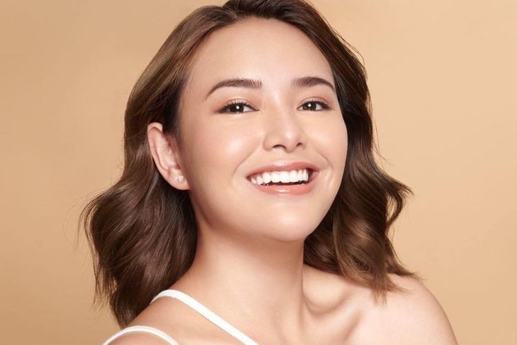 Amanda Manopo Berbalut Selimut Rp25 Juta, Wajahnya Kinclong Banget