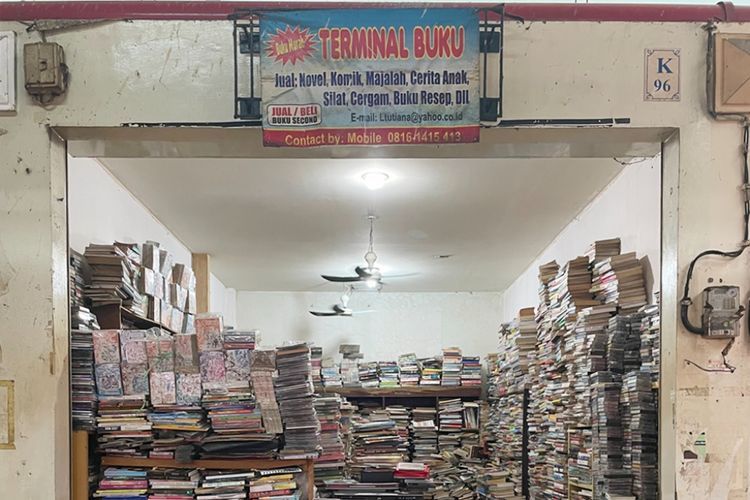 Buat yang Hobi Baca Harus ke Sini! Ini Hidden Gem Toko Buku Bekas di Pasar Modern BSD