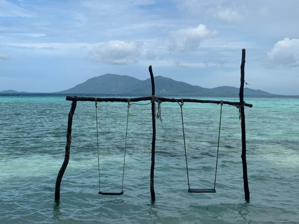 7 Tips Liburan Murah ke Karimun Jawa, Dijamin Gak Bakal Bikin Dompet Teriak!