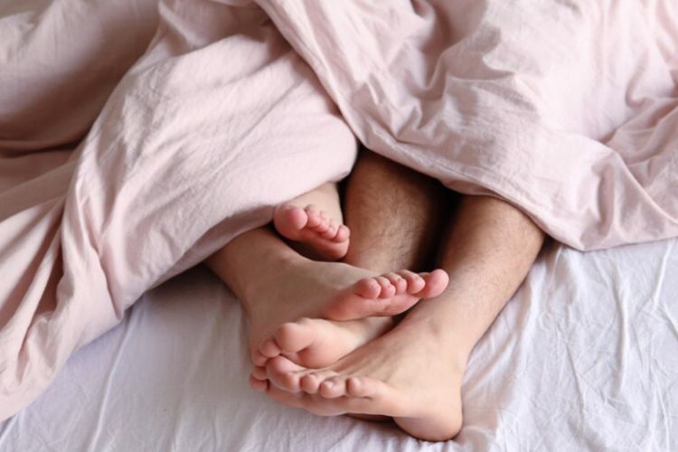 Bicara 'Resesi Seks', Eks Menkes Nila Moeloek Sebut Warga RI Masih Ingin Punya Anak