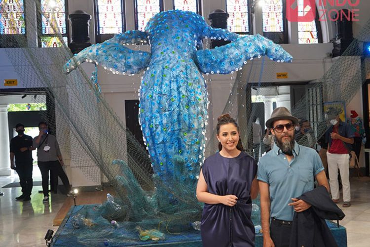 Alex Abbad Bikin Karya Seni Sambut ‘Avatar: The Way of Water’, Patung dari Sampah Botol