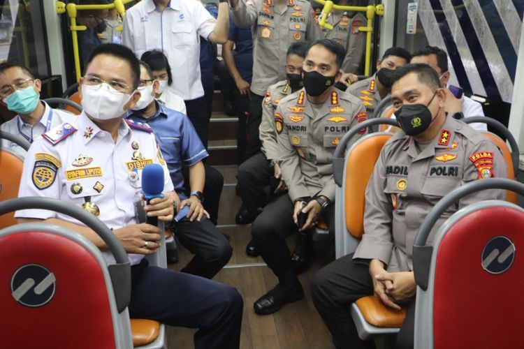 Jalin Kerjasama dengan Transjakarta, Polisi di Jakarta bakal Naik Busway ke Kantor