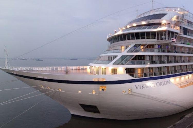 Di Surabaya North Quay, Kamu Bisa Menikmati Kapal Pesiar Cuma dengan Bayar Rp10 Ribu!