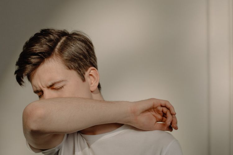 Bersin Tiap Kali Terkena Cahaya, Begini Penjelasan Tentang 'Photic Sneeze Reflex'