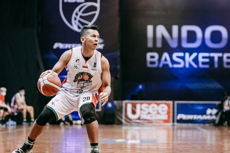 Pebasket Legendaris Indonesia Wendha Wijaya Resmi Gantung Sepatu