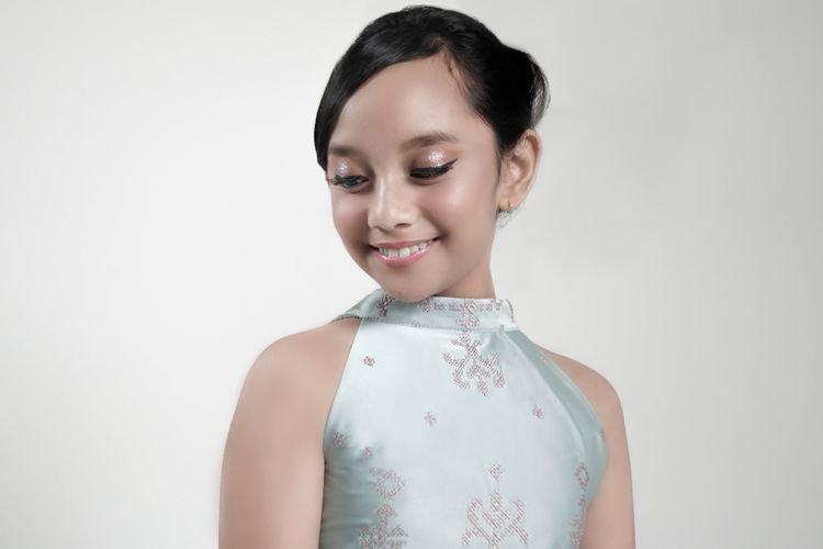 Sambut Hari Ibu, Abelle Comeback dengan 'Terima Kasihku Bunda', Melow Banget!
