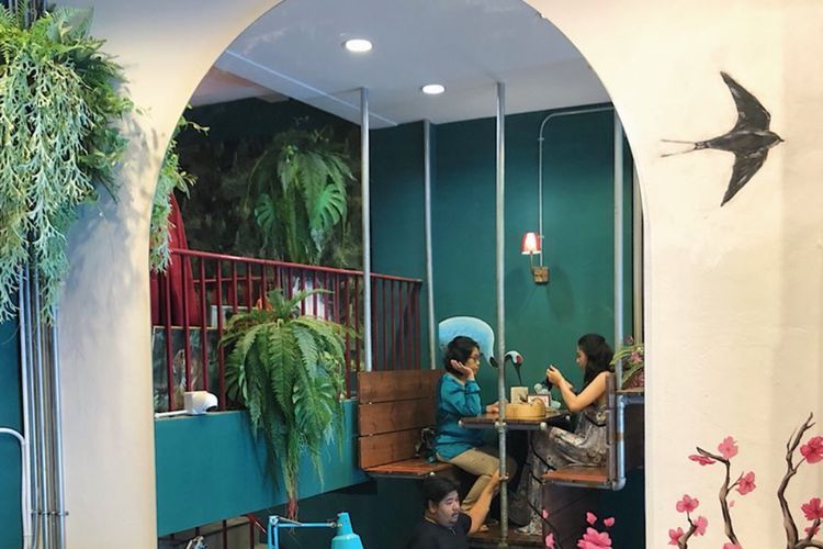 Uniknya Kafe di Bangkok Ini, Penataannya Mirip seperti Kasur di Asrama tapi Tetap Estetik!