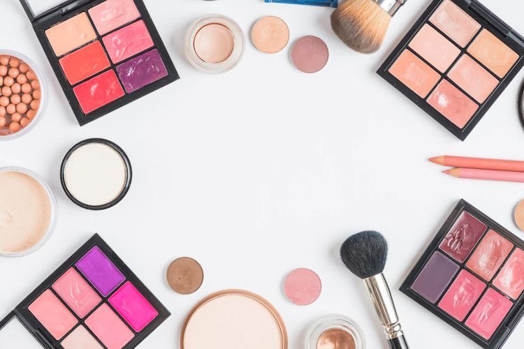 Perhatikan! Sederet Kandungan di Eyeshadow Ini Bisa Bikin Alergi Mata