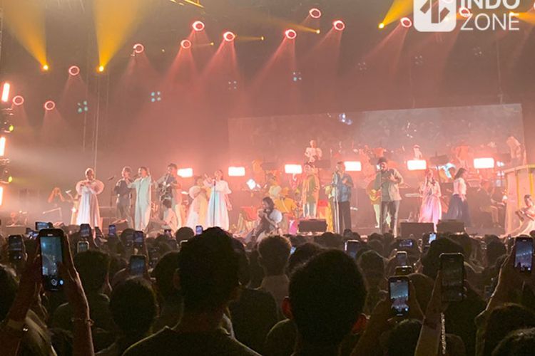 Nadin Amizah Suguhkan Aksi Teatrikal di Setiap Lagu di Konser Selamat Ulang Tahun 