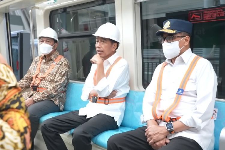 Jajal LRT Jabodebek, Presiden Jokowi: Cepat, Nyaman dan Tidak Berisik!