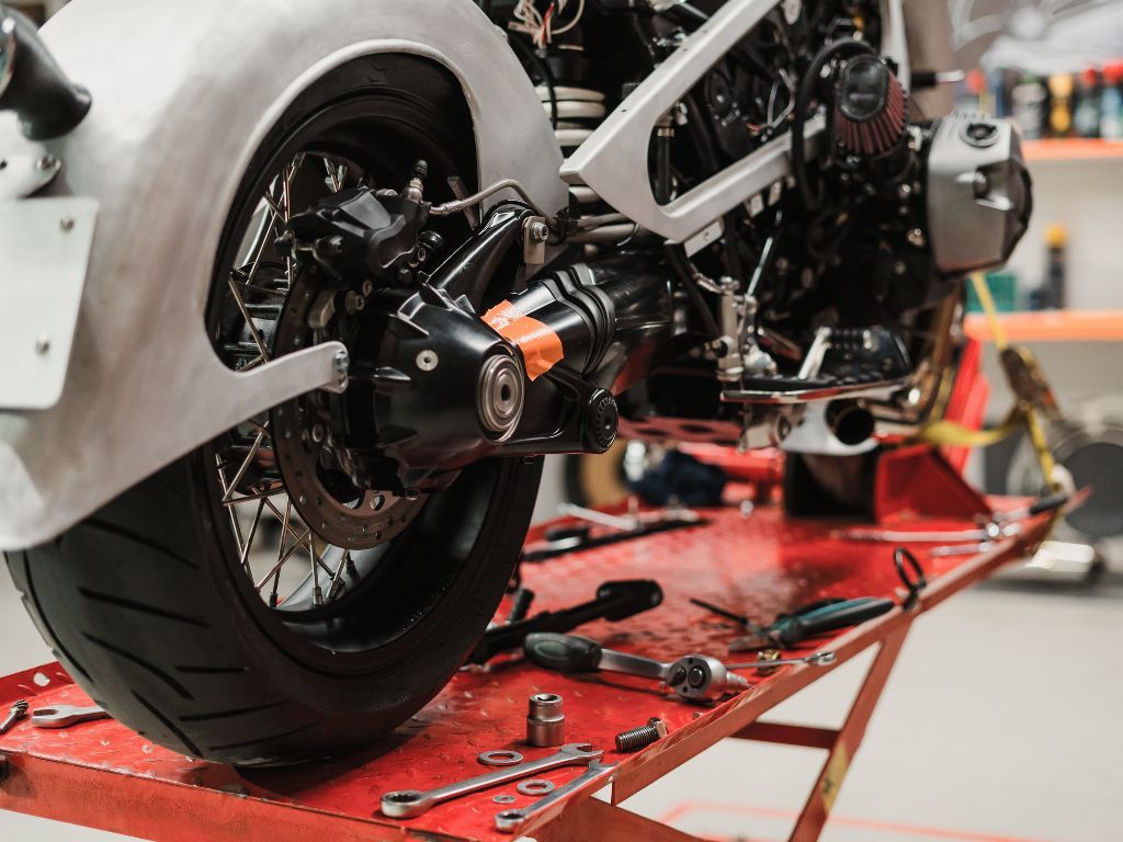 Jangan Khawatir, Ini 5 Cara Merawat Motor Tua Supaya Kondisinya Selalu Fit dan Siap Riding!