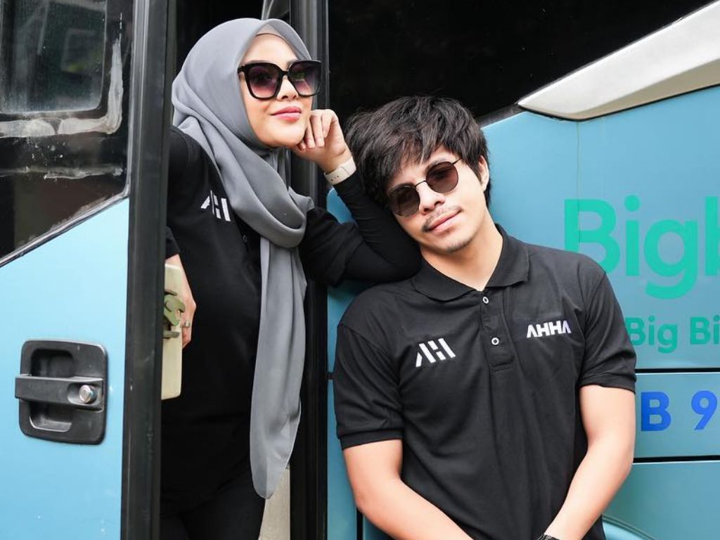 Atta Halilintar Sempat Kesal, Ternyata Gara-gara Mama Nur Terlambat Ajak Pindah Lapak ke Shopee Live!