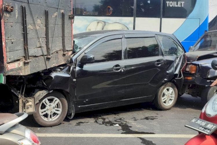 Kecelakaan Beruntun di Tol Japek, Mobil Kementerian hingga Patwal Terlibat