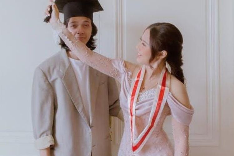 Potret Nadin Amizah Tengah Menjalin Kasih dengan Faishal Tanjung, Adik Kandung Sheila Dara