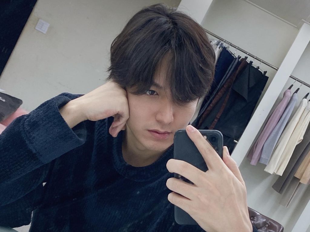 Rayakan Tahun Baru 2023, Lee Min Ho Pucat Terbaring di Rumah Sakit