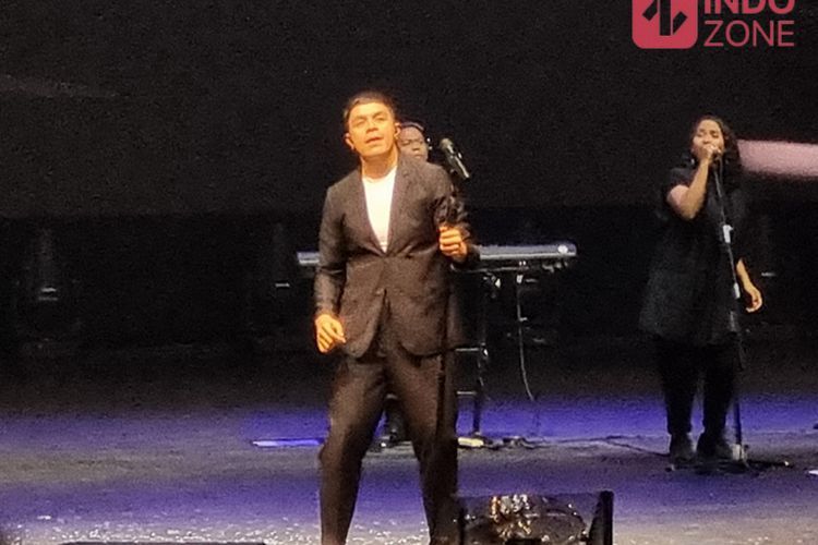 Makna Lagu Monokrom Bagi Tulus: Rindu Itu Punya Manfaat Besar