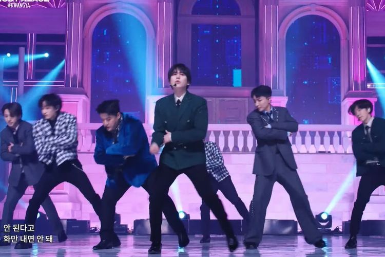 SuJu Ajak Fans Nostalgia dengan 'Mr. Simple' di SMCU Palace, Siwon dkk Masih Enerjik!