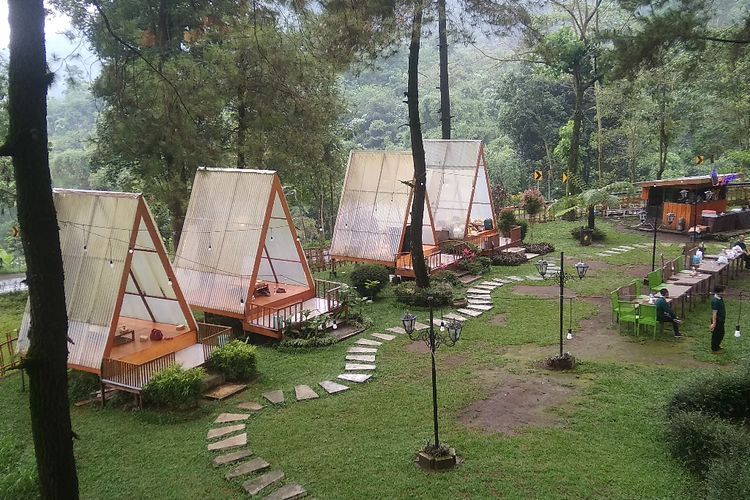 Camping Mewah di Gunung Bromo, Menikmati Alam dengan Kearifan Lokal 