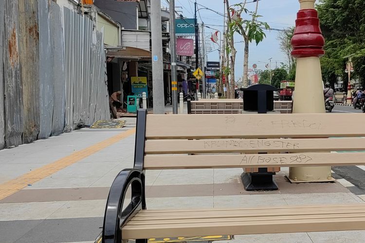 Parah! Habiskan Dana Rp10,9 Miliar, Malioboro KW di Kebumen Penuh Coretan dan Jadi Parkir