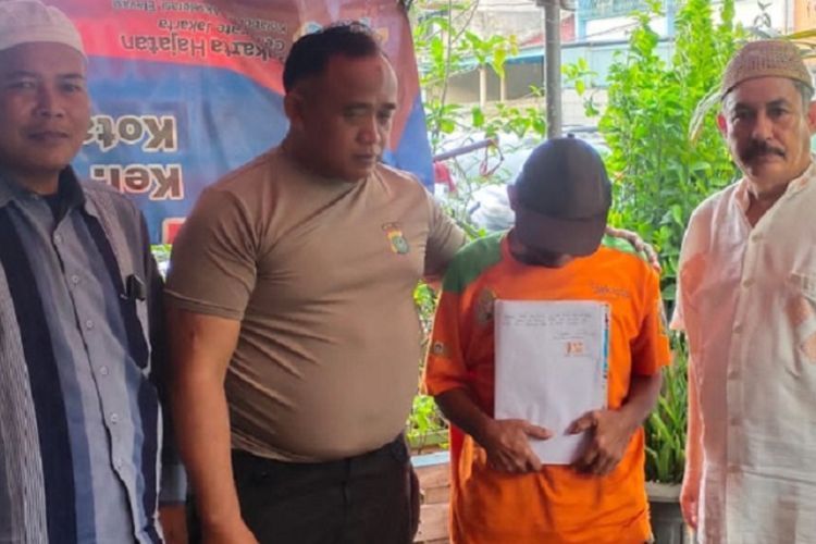 Pria Ini Nyamar Jadi Pegawai UPK untuk Curi Gerobak Sampah, Alasannya Bikin Sedih