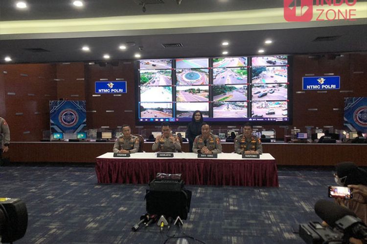 3 Kecelakaan Besar di Nataru 2022: Salah Satunya Kendaraan Nyebur ke Laut!