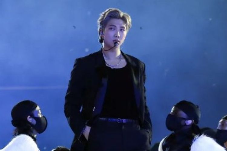 RM BTS Nyesel Unggah Kunjungannya ke Kuil Jadi Diekspos Media: Lain Kali Pergi Diam-Diam