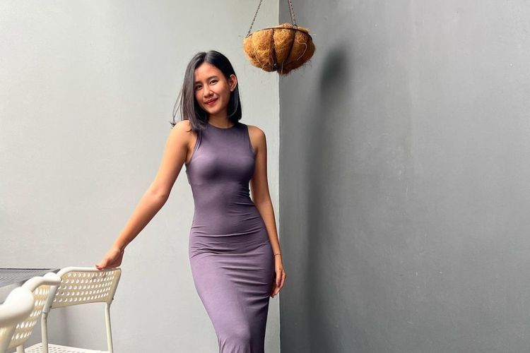 Shenina Cinnamon Kenakan Dress Ungu Tunjukan Body Goals, Netizen: Kayak Ga Pakai Baju
