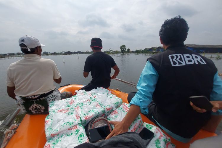 Cepat Tanggap, BRI Peduli Salurkan Bantuan ke Masyarakat Terdampak Banjir Semarang-Demak 