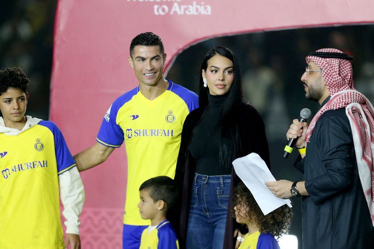 Arab Saudi Longgarkan Aturan Kumpul Kebo Demi Cristiano Ronaldo
