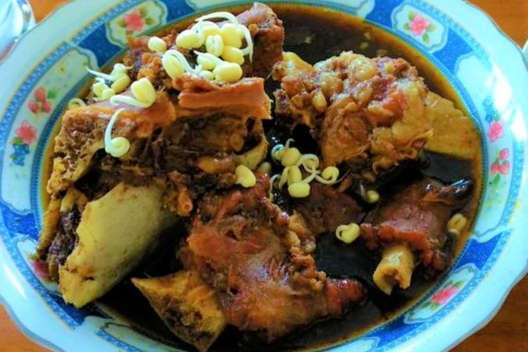 Rawon Brintik, Warung Rawon Tertua di Malang Buka Sejak Zaman Penjajahan Jepang