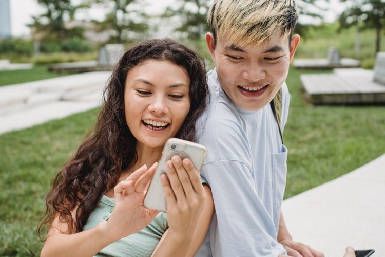 65 Kata-Kata Status WA Lucu yang Keren dan Bijak, Bikin Ngakak!